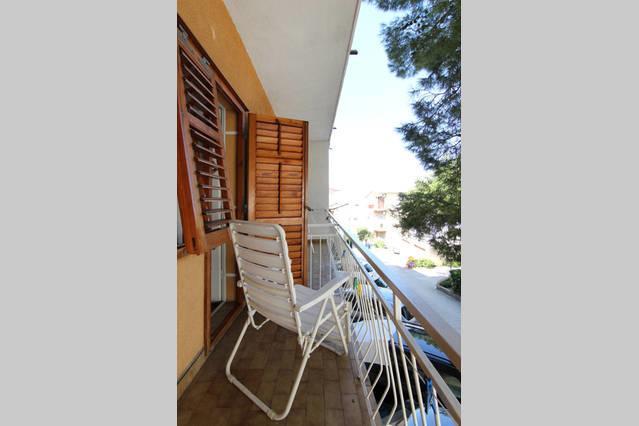 Eco-Apartments With Nice Garden Baška Voda Exteriör bild